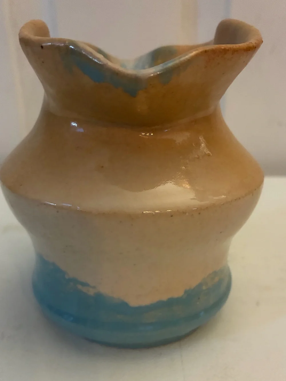 Vintage Stoneware Art Pottery Vase Ruffled Rim Blue Tan Drip Glaze MCM 4”